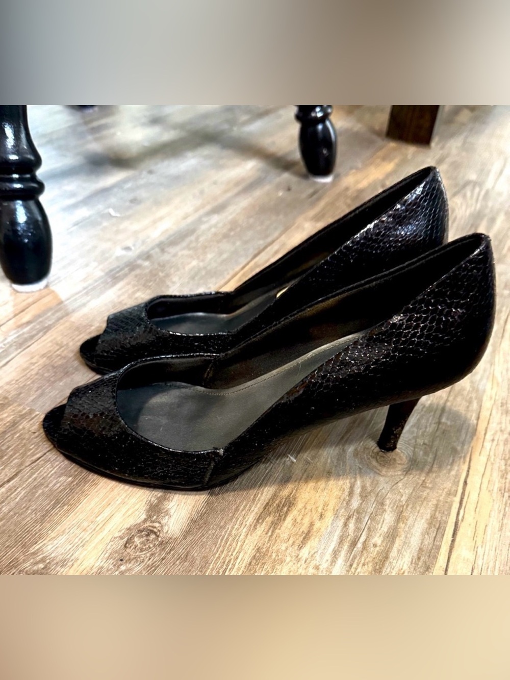 Fioni textured peep toe heels